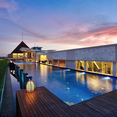 Mega Boutique Hotel Kuta  Exterior photo